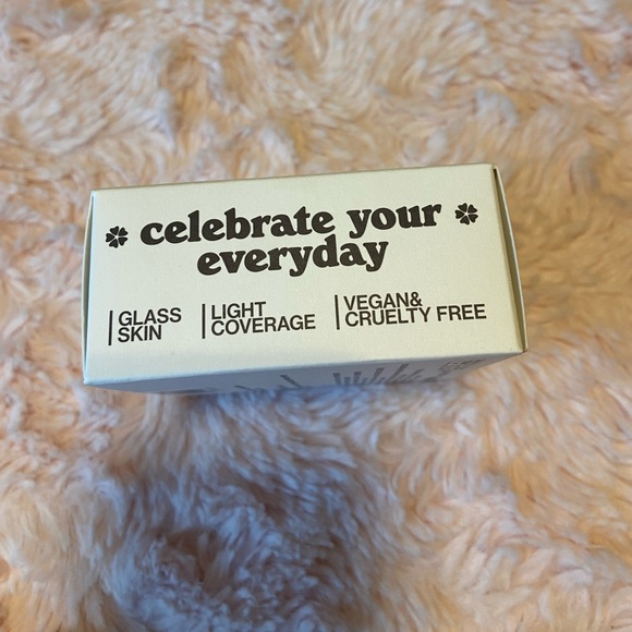 Unleashia, Don’t touch Glass Pink Cushion. Color: 25N Molten. 15g/ 0.52oz - Picture 5 of 7